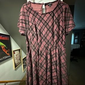 Red and black plaid Torrid dress (with pockets!) Size plus 00 (14)